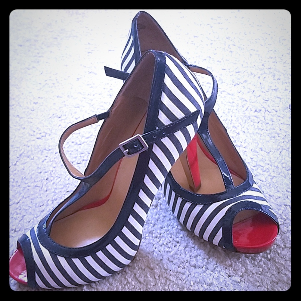 Nine West Eastbound Peeptoe T-strap